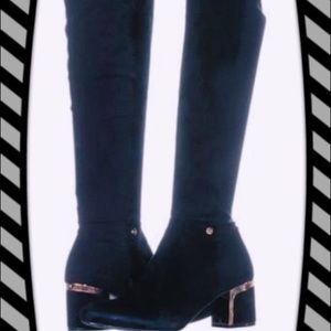 NWT..DKNY CORA SUEDE KNEE BOOTS 8.5 US🌟